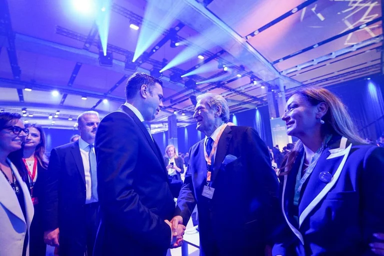 Abdixhiku meets Sali Berisha in Spain, congratulates successes in May 11th elections