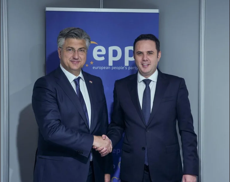 Abdixhiku meets with Plenkovic: Talk about agreement on defence field between Kosovo, Croatia, Albania