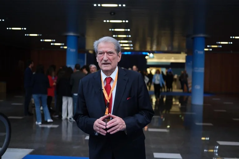 Berisha spricht aus Spanien: Die ganze Welt erwartet DP-Sieg am 11. Mai