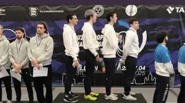 Israels Anthem ignoriert von der Schweizer, nationalen Skerma “Punkte zu” der Moment, in dem die Anthem in der U23 europäischen Hymne gesungen wird