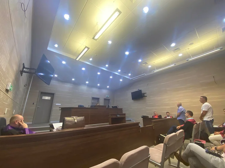 “Mpar un million d'euros j'avais des espèces prêtes avant 2011”- Le blessé dans le cas de “Curri” et d'autres pour le dossier parle devant le tribunal