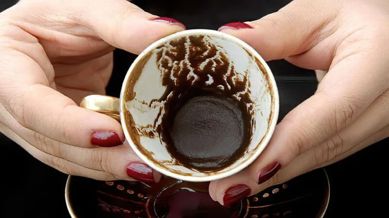 ChatGPT discovered the relationship after reading the cup, the woman seeks divorce from her husband