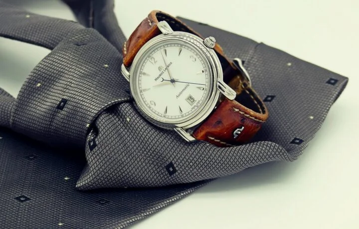 Wie hat das Kosovo Zoll eine Handuhr im Wert von 400.000 Euro am Flughafen Pristina aufgenommen?