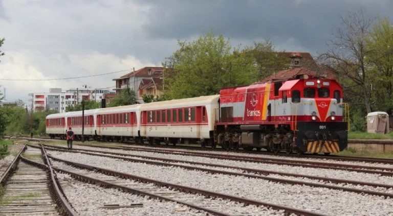 Again an accident between a train and a car, suspected of hurting