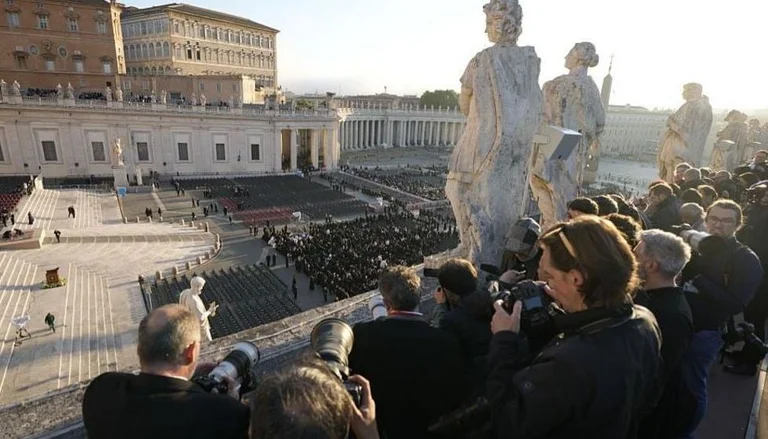 Zelensky arrives in Rome for Pope's burial