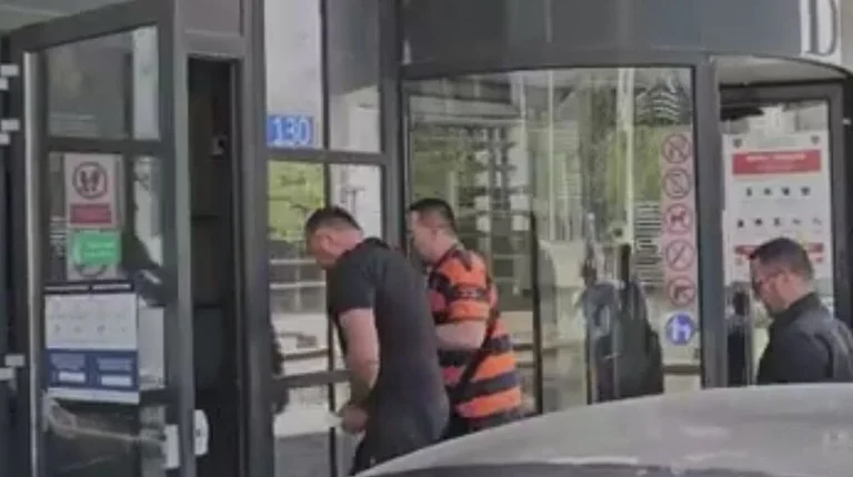 Serbian government reportedly divides 300 thousand dinars for Kosovo war crimes detainees