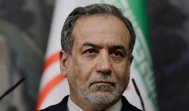 Ministro de Relaciones Exteriores iraní: Estoy dispuesto a visitar las capitales europeas para las conversaciones nucleares