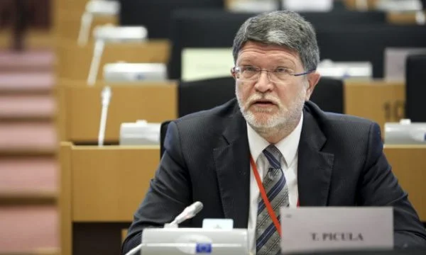 El relator del EP para Serbia culpa a Vuciqi por no realizar reuniones