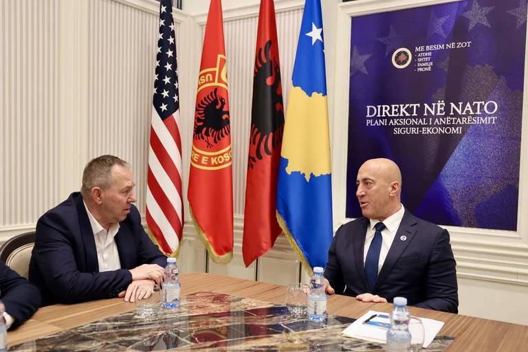 Haradinaj se reúne con líderes OVL- KLA: El apoyo a las demandas legítimas de los veteranos es la obligación moral e institucional