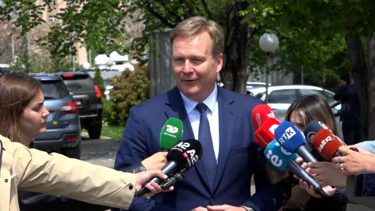 Sorensen en Pristina: Es una visita normal. Me alegro de estar aquí.