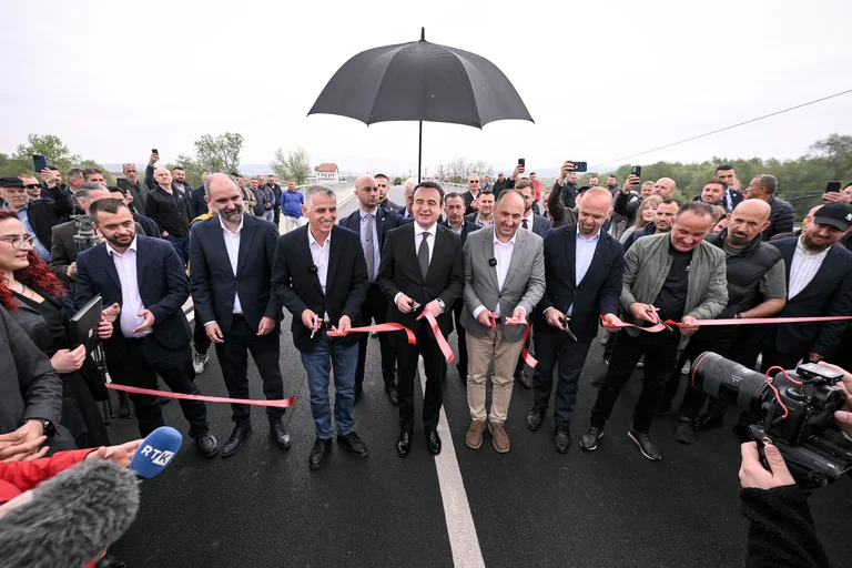 Après Saradran Kurti un autre pont, le ZKM divise les images