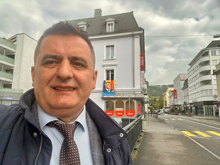 L'événement Sali Bislimi place le bureau de poste de Thaci dans la ville suisse de Delémont