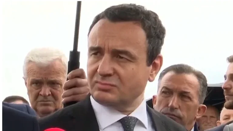 “Shiu est brune”, la réponse de Kurti lorsqu'on lui demande si le Parlement s'effondre.