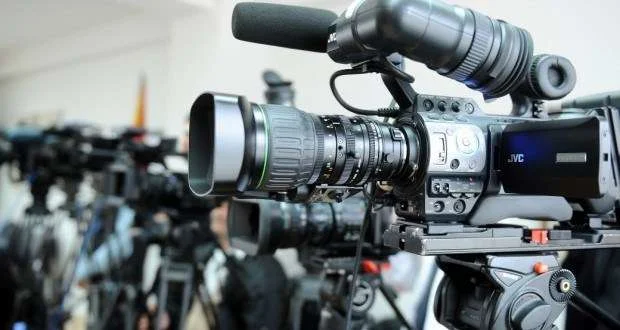Ciò che si dice nella decisione della Corte in cui ha respinto VV) i tentativi di controllare i media