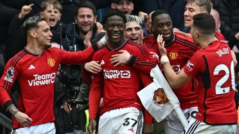 Chelsea reste déterminé à signer avec Man Utd deux étoiles