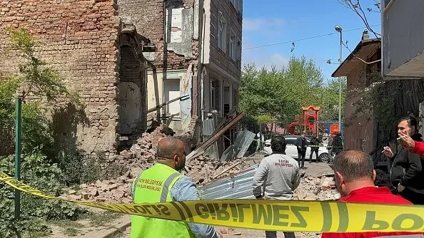 Edificio emesso dal terremoto di Istanbul sconosciuto alla vittima