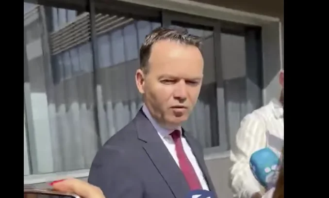 MP Peci: Il y aura une réunion avant la session, notre position reste la même é Albulen Haxhiu reste un candidat pour le haut parlement.