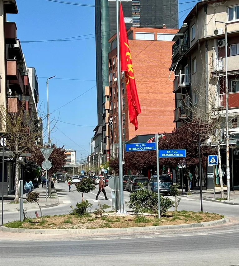 Raises the flag in one of Ferizaj's city districts: Many veterans still feel the blood spilled for this free land today
