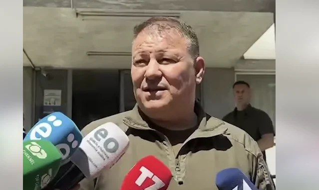 Hoxha : Le fils d'un policier, saisi d'une arme officielle de la police du Kosovo, a également été arrêté