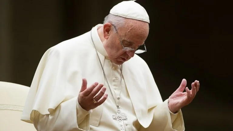 Tensionet Rusi-Ukrainë: Papa bën thirrje që formati bisedimeve të Normandisë të merret si shembull për dialog
