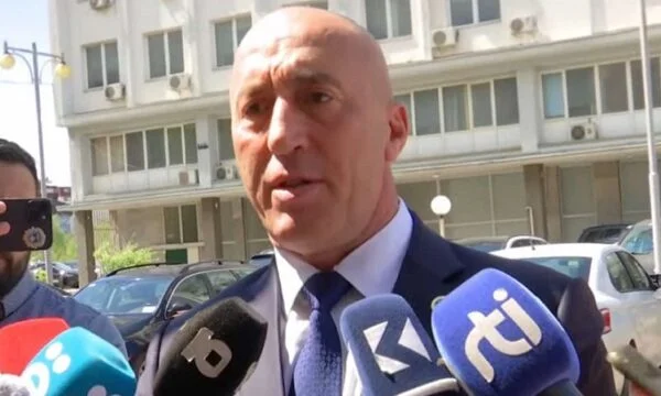 Haradinaj per il rapporto con Limaj: Ho contattato lei, ha detto, "Hai visto un drink?