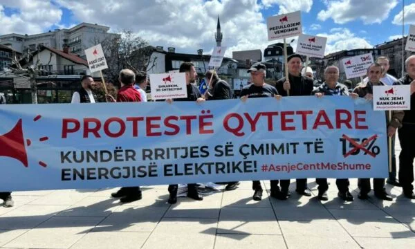 Proteste contro l'esplosione del potere inizia