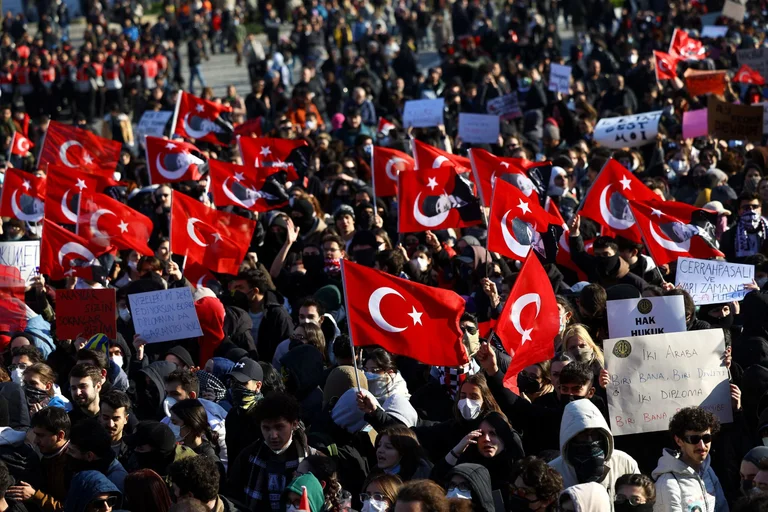 Les manifestants en Turquie font face à des jugements massifs à la suite de l'arrestation d'Imamoglu