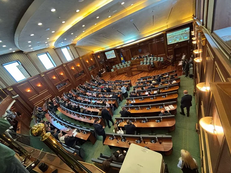 Kurti sí has numbers. Constituent sessions fail, held in 48 hours