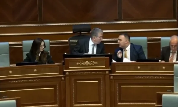 El copresidente de la audiencia constitucional se queja en Deharin: Cometió mucho mal, salió del escenario.