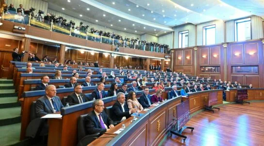 PDK, LDK et AAK pour la session constitutionnelle, VV toujours sans position