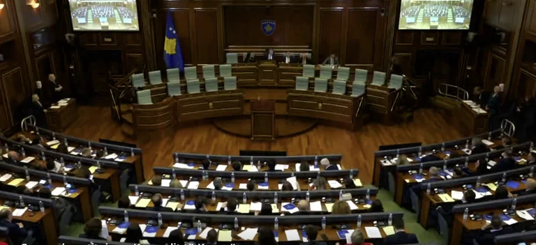 What's expected from tomorrow's constitutional session of the House?