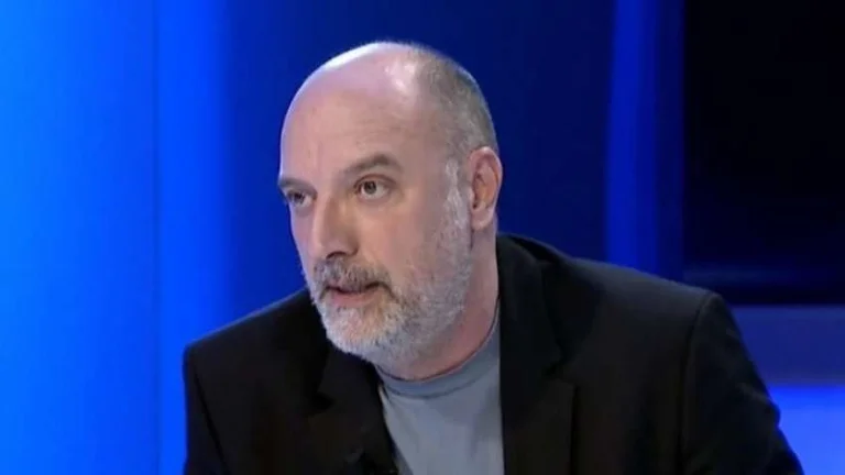 Kurt a décidé de démissionner, c'est une violation grave.