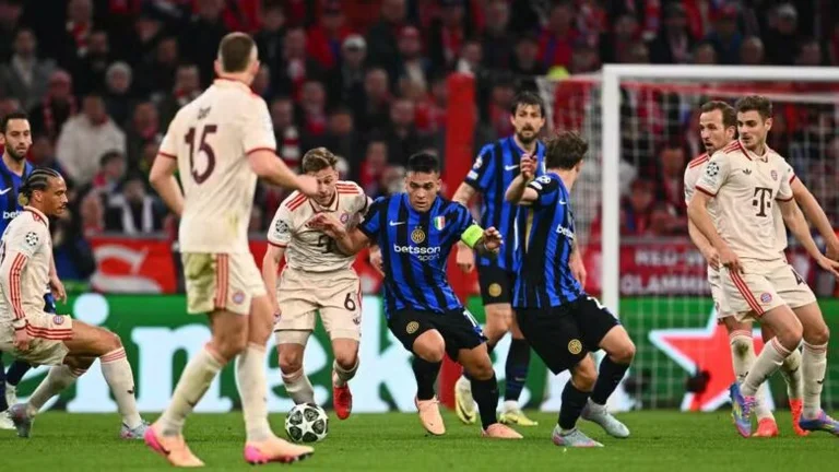 Full 11 giocatori rischiano la sospensione per le semifinali in Inter-Baeren Monaco di Baviera match