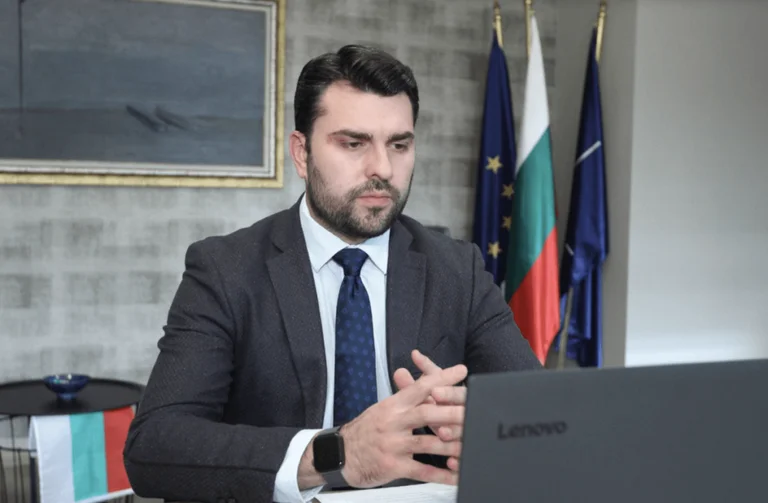 Bulgaria niega la participación en la alianza de defensa entre Kosovo, Albania, Croacia