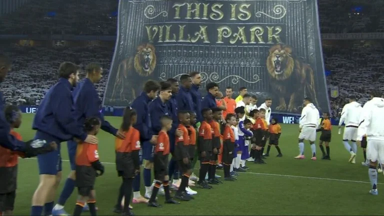 Aston Villa era imbarazzata alla Champions League match, ha rilasciato l'inno sbagliato e ha lasciato i giocatori sorpresi.