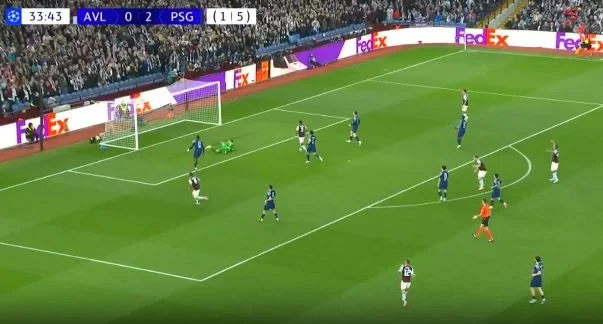 Aston Stella réduit le score à P SG, Tillemans marque de beaux buts