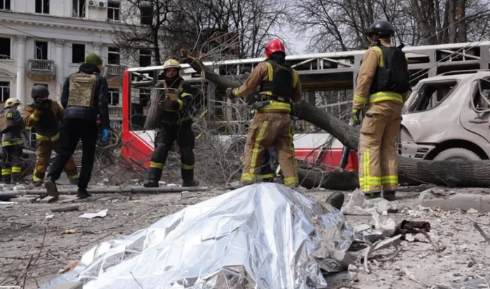 EU foreign ministers gather in Luxembourg following attack on Ukraine
