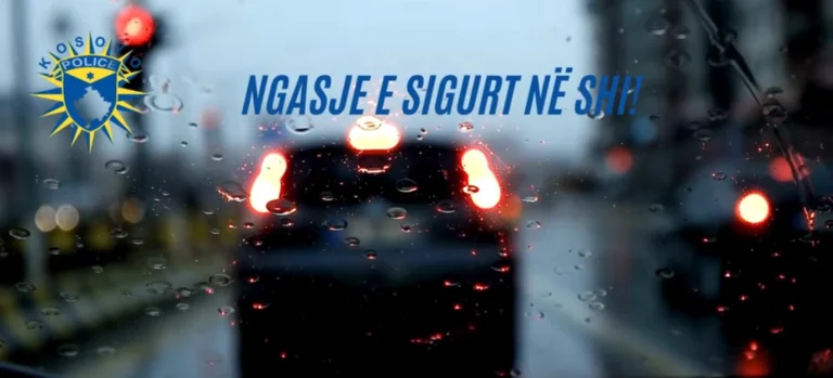 Rain weather, police appeal drivers: Keep the lights on.