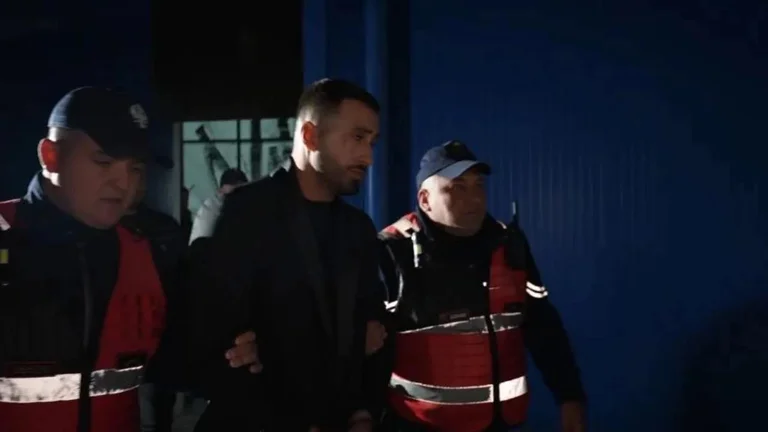 Voilà combien d'années Jozi est en danger après avoir frappé Jetty.
