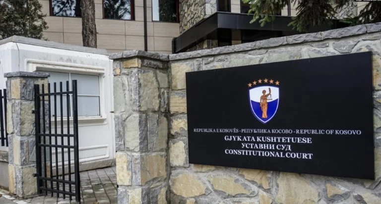 La tentative de VVA de contrôler les médias : Même après neuf mois, la Cour constitutionnelle n'a toujours pas statué sur la nouvelle loi KPM