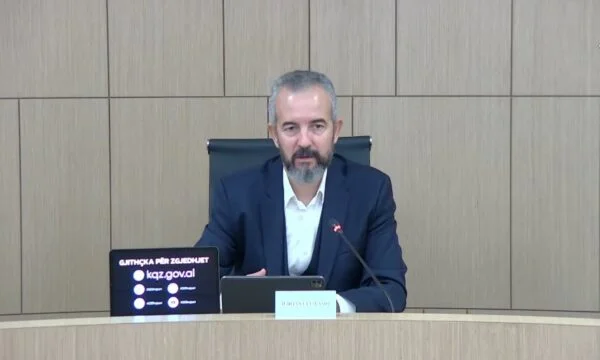CEC cuts down political parties: 24 hours to remove posters, otherwise municipal police intervene