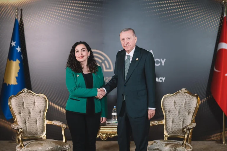Osman rencontre Erdogan : un ami du Kosovo qui se tenait toujours à nos côtés