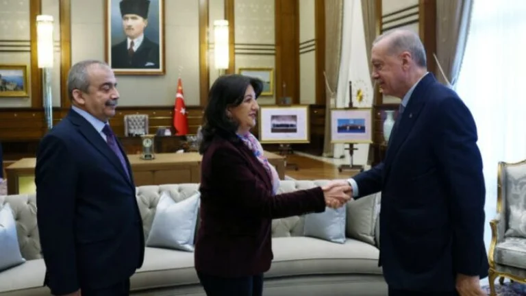 Après 13 ans, Erdogan rencontre des députés kurdes
