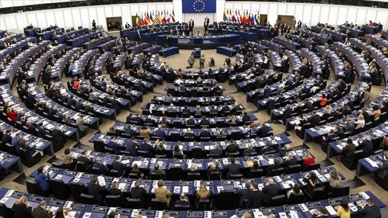 Le Parlement européen demande la levée des mesures contre le Kosovo