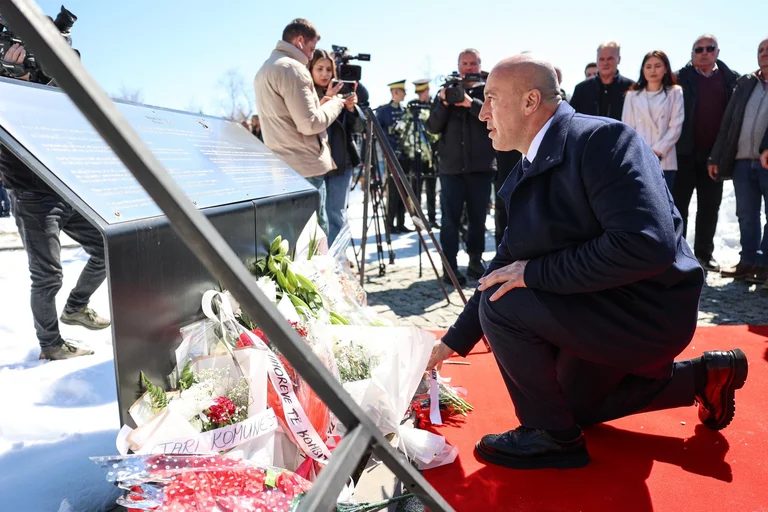 Haradinaj: Në Koshare u vulos me gjak e sakrificë se shqiptarët nuk pranojnë kurrë nënshtrimin