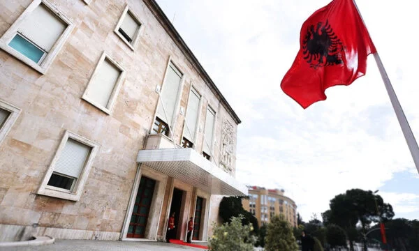 Führer der EU in Tirana, Verwaltung in Tirana Urlaub am 15. Mai und 16. Mai