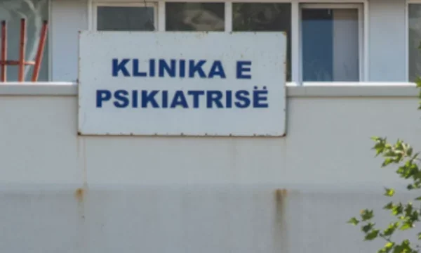 Police take a drug user to psychiatry with psychic problems in Pristina causing problems for family