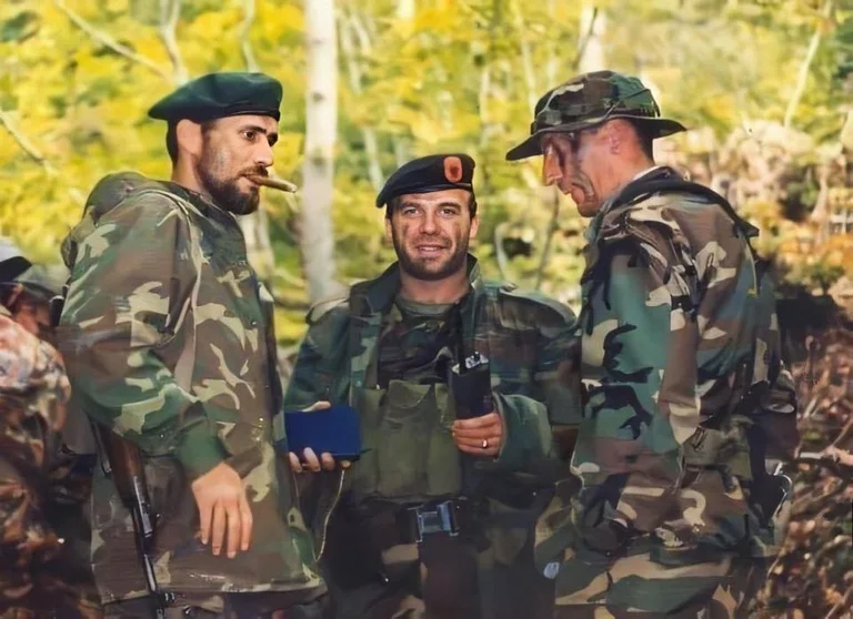 Le président se souvient de la bataille du Kosovo: la fille des garçons de l'UCK a élevé un idéal pour le courage et l'inspiration