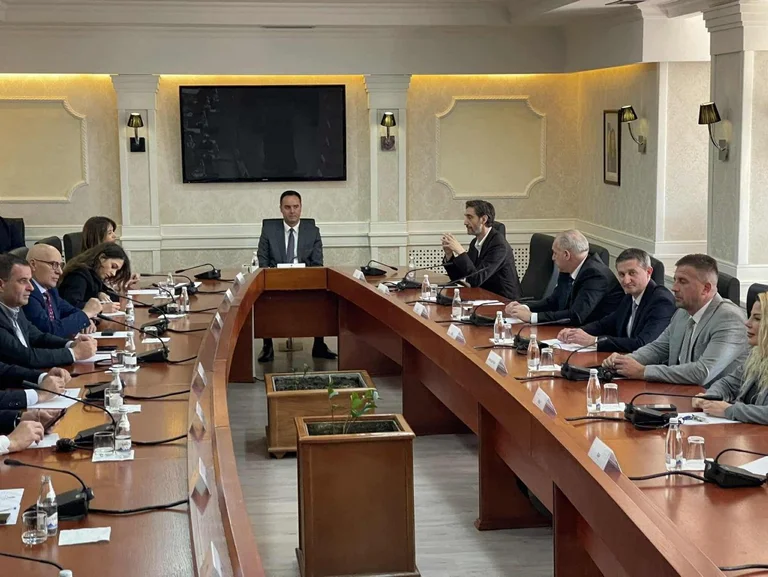 “Time fixed”: Between the VV and other subjects, Kurti's party convinced it had numbers- the opposition today made it back to “block”