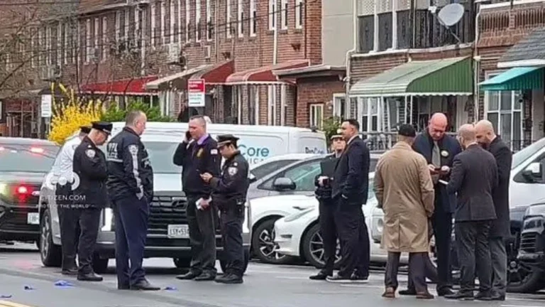 Terror in New York: A man attacks several children with choppers, 1 victims, and 6 seriously injured